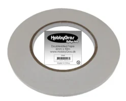 Dobbeltklæbende tape til karton.